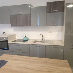https://opera-appartment.hotels-in-tirana.com